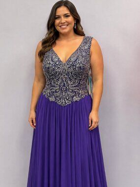NWT!! ZOEY GREY GOWN